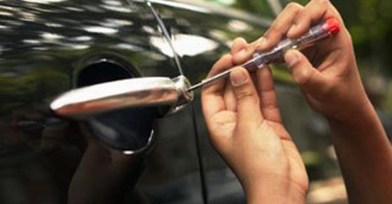 عشرون نائبا يطالبون بمكافحة سرقة السيارات عشرون نائبا يطالبون بمكافحة سرقة السيارات