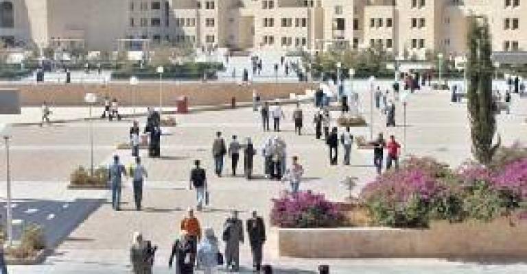 إغلاق جامعة الحسين: عقاب جماعي للطلبة وانتهاك لحق التعلم (صوت)