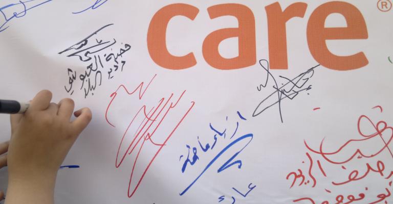 الزرقاء تشارك بمناهضة العنف ضد المرأة