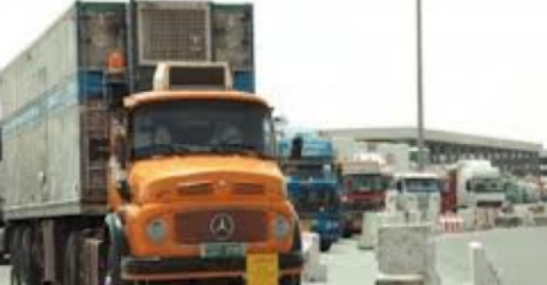 عودة حركة الاستيراد والتصدير بين الاردن وسوريا عودة حركة الاستيراد والتصدير بين الاردن وسوريا