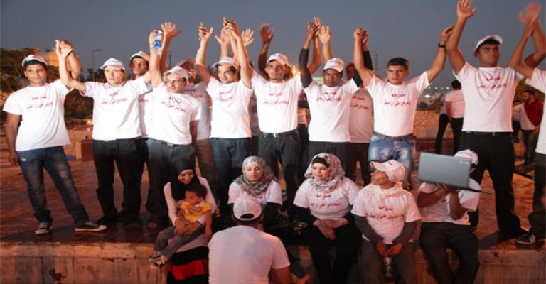 تضامناً مع رفيقهم الذي احرق نفسه..الايتام يعلنون اعتصاماً مفتوحاً تضامناً مع رفيقهم الذي احرق نفسه..الايتام يعلنون اعتصاماً مفتوحاً