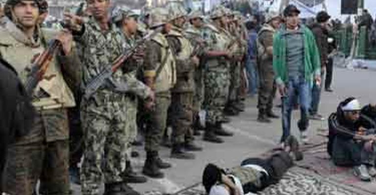 الجيش المصري يدعو السياسيين للتهدئة