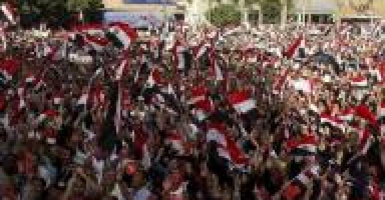 مصر: الجيش يمهل السياسيين 48 ساعة لتلبية المطالب الشعبية