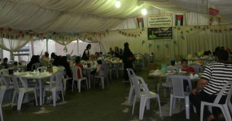 الجمعية الشيشانية تفتتح خيمة رمضانية للعائلات السورية والمحتاجة بالزرقاء الجمعية الشيشانية تفتتح خيمة رمضانية للعائلات السورية والمحتاجة بالزرقاء