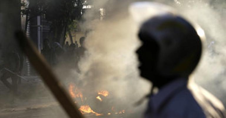 الأزمة في مصر: مقتل مجند وإصابة 17 في هجوم بقنبلة على قسم شرطة بالمنصورة الأزمة في مصر: مقتل مجند وإصابة 17 في هجوم بقنبلة على قسم شرطة بالمنصورة
