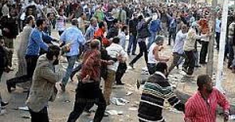 مقتل 17 وإصابة المئات باشتباكات مؤيدي ومعارضي مرسي