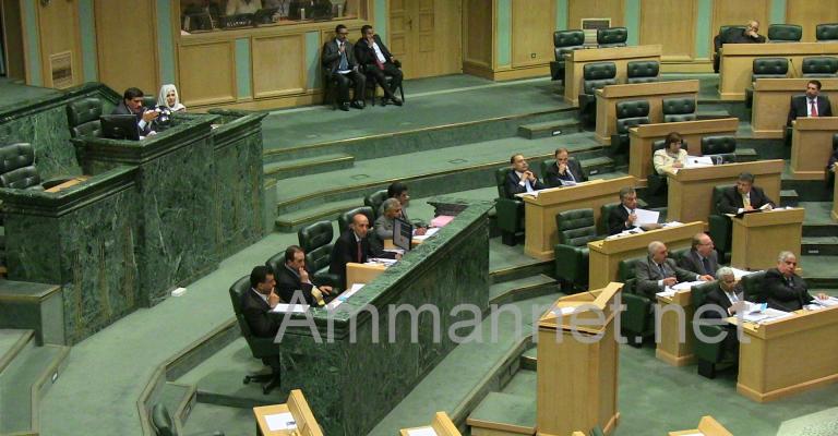 ملاسنة بين السعود والسرور