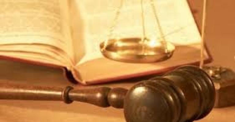 العطلة القضائية .. حق للعاملين أم تعطيل لقضايا المواطنين (صوت) العطلة القضائية .. حق للعاملين أم تعطيل لقضايا المواطنين (صوت)