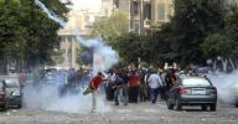 مصر: اشتباكات بين مؤيدي ومعارضي مرسي مصر: اشتباكات بين مؤيدي ومعارضي مرسي