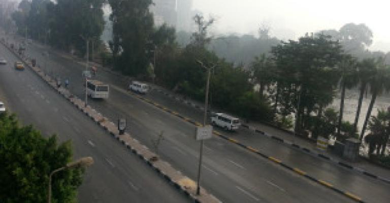 هدوء حذر يخيم على القاهرة بعد يوم من الاشتباكات الدامية هدوء حذر يخيم على القاهرة بعد يوم من الاشتباكات الدامية