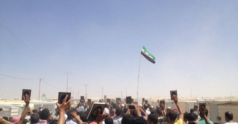 مسيرة سلمية في الزعتري رداً على "مجزرة الغوطة" مسيرة سلمية في الزعتري رداً على "مجزرة الغوطة"