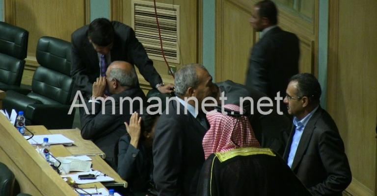 النسور في مواجهة هجوم نيابي يطالب بإسقاطه 