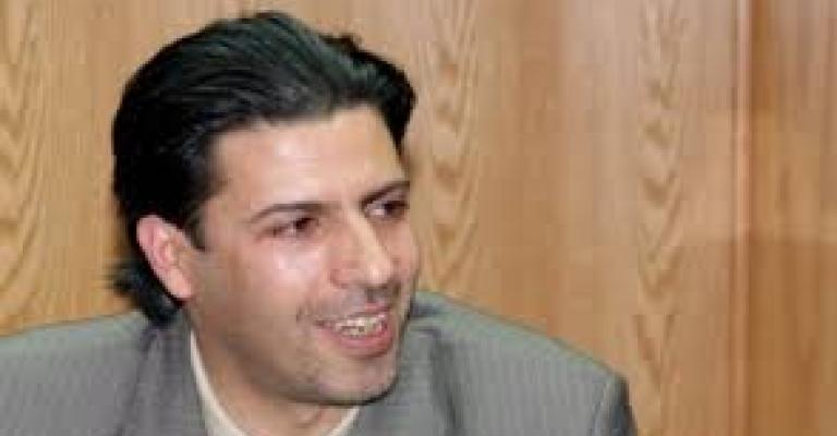 سلم للنزول عن الشجرة!