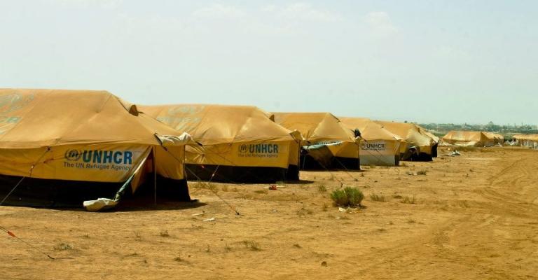 تحقيق لراديو البلد يكشف: عقود زواج "برّاني" غير موثقة مع لاجئين سوريين تحقيق لراديو البلد يكشف: عقود زواج "برّاني" غير موثقة مع لاجئين سوريين