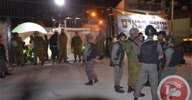 مئات المستوطنين يقتحمون ضريح يوسف وينفذون اعتداءات واسعة بنابلس