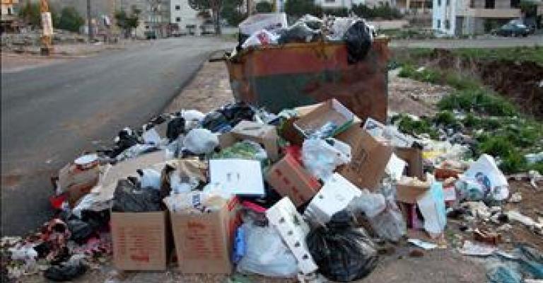 حي جناعة لا يزال غارقا بالنفايات