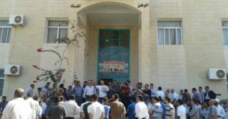 استمرار إضراب معلمي العقبة استمرار إضراب معلمي العقبة