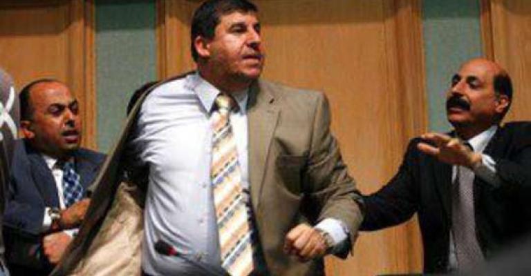 وقف محاكمة النائب السعود والإفراج عنه