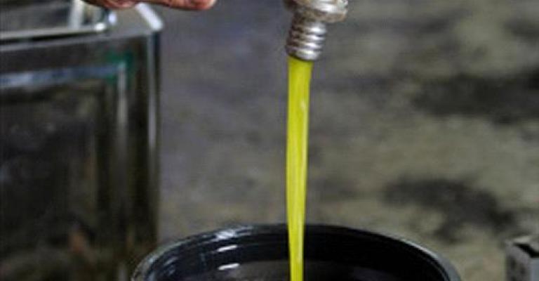 الغذاء والدواء: الزيت المغشوش مجهول المصدر..ولا مواد مسرطنة حتى الآن