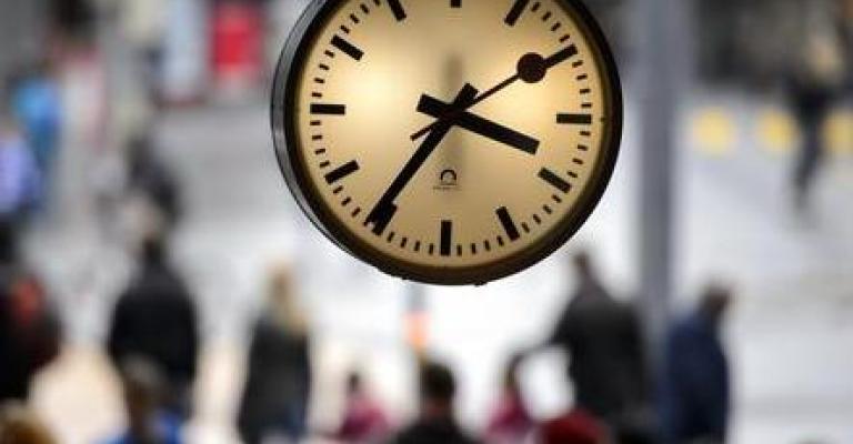مذكرة نيابية بمقترح قانون للتوقيت