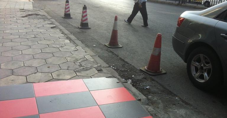 محلات تعتدي على الطرق العامة- تصوير محمد شما