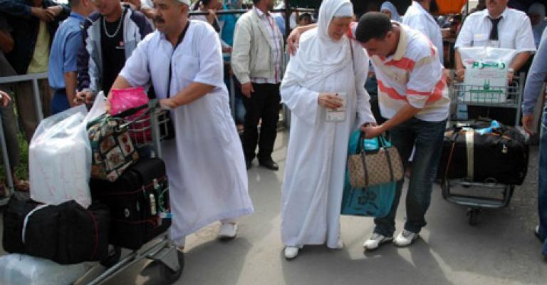 بعد 15"يوما" حجاج سوريون يتسلمون أمتعتهم من جمرك عمان