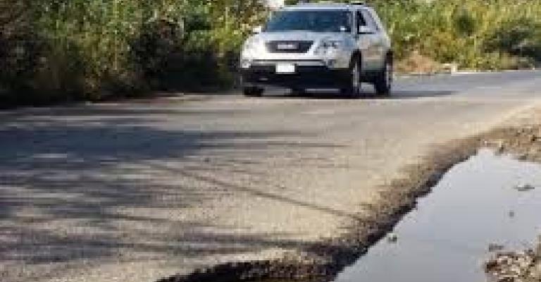 أهالي الكفرين : الاشجار الحرجيه على الشارع السبب بانتشار النيران