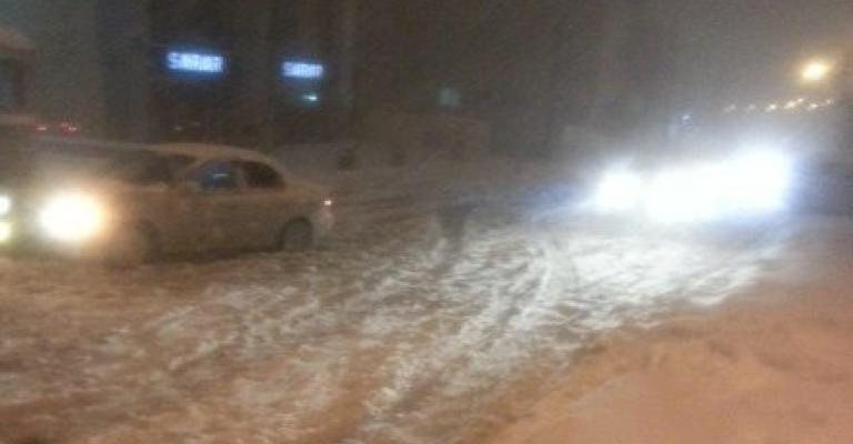 الثلوج تغلق طريق وادي صقرة مساء الجمعة- عدسة الزميلة روز نصر الثلوج تغلق طريق وادي صقرة مساء الجمعة- عدسة الزميلة روز نصر