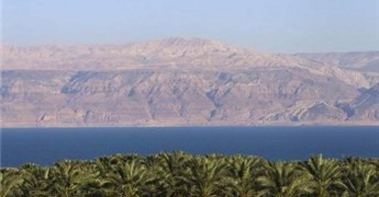 غزة:معدات لمشروع توسعة محطة تحليه مياه البحر