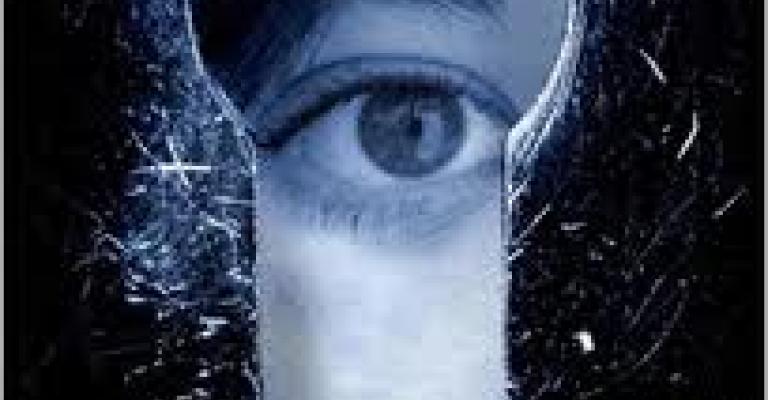 نظرات الفضوليين: اهتمام زائد ينتهك الخصوصية نظرات الفضوليين: اهتمام زائد ينتهك الخصوصية