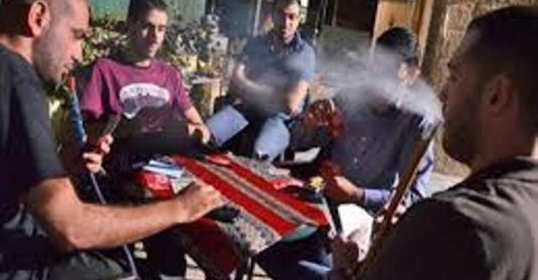 الشباب السوري يستذكرون مقاهي دمشق في عمان الشباب السوري يستذكرون مقاهي دمشق في عمان