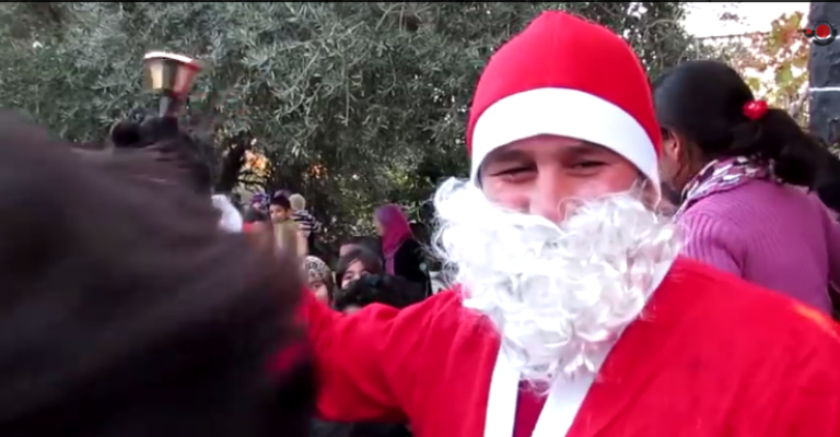 حملة لتوزيع الهدايا على الأطفال السوريين في المحافظات-فيديو حملة لتوزيع الهدايا على الأطفال السوريين في المحافظات-فيديو