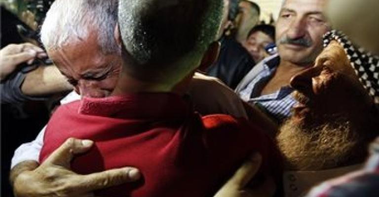 نقل الأسرى المقرر الإفراج عنهم إلى عوفر