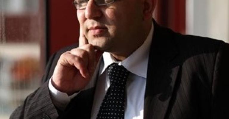 توجيه 4 تهم بحق المعارض مضر زهران توجيه 4 تهم بحق المعارض مضر زهران