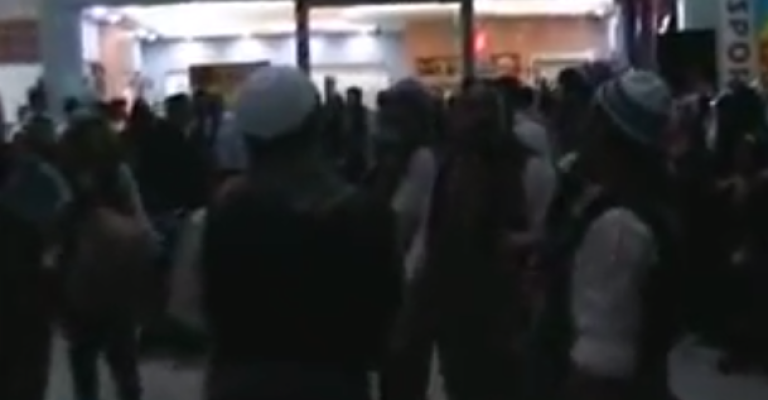 أبناء الشام... يقدمون "عراضتهم" في عمان أبناء الشام... يقدمون "عراضتهم" في عمان