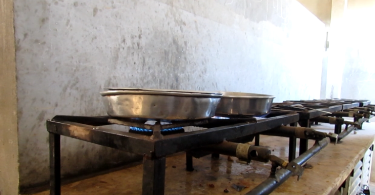 المطابخ المجتمعية في الزعتري.. مشكلة أم حل؟ المطابخ المجتمعية في الزعتري.. مشكلة أم حل؟