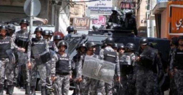 إصابة 4 أشخاص وحرق 10 منازل إثر مشاجرة في اربد إصابة 4 أشخاص وحرق 10 منازل إثر مشاجرة في اربد