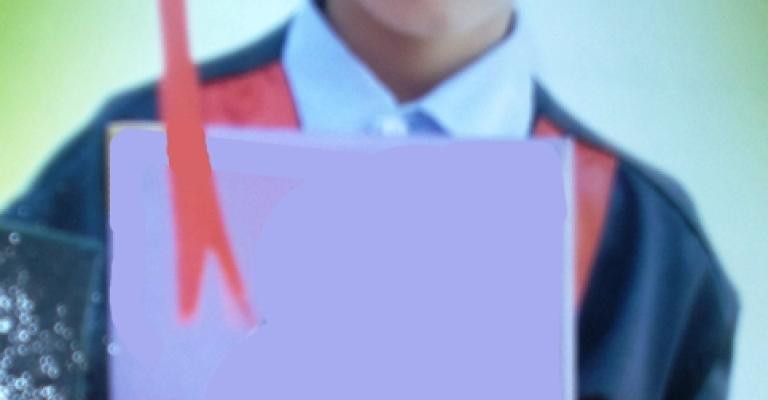 الطفل مصطفى... ضحية نظرة المجتمع لذوي الإعاقة الطفل مصطفى... ضحية نظرة المجتمع لذوي الإعاقة