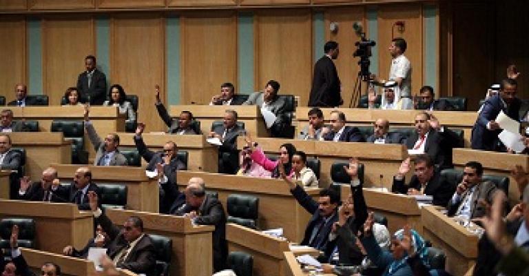 انتقادات نيابية لغياب خطط معالجة الفقر عن الموازنة والشوبكي يعلن الحجب