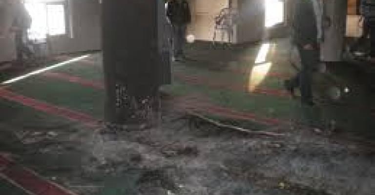 إضرام نار ببوابة مسجد شرقي قلقيلية