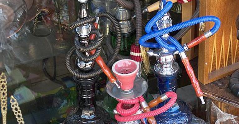 السياحة توصي بالتراجع عن منع ترخيص محلات الأراجيل