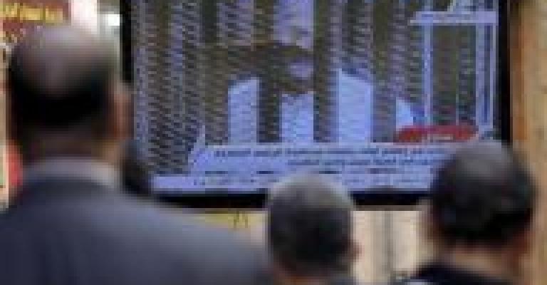 محاكمة مرسي في قضية اقتحام السجون بمصر