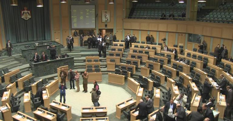 النواب يجرمون عدم التبليغ عن الفساد النواب يجرمون عدم التبليغ عن الفساد