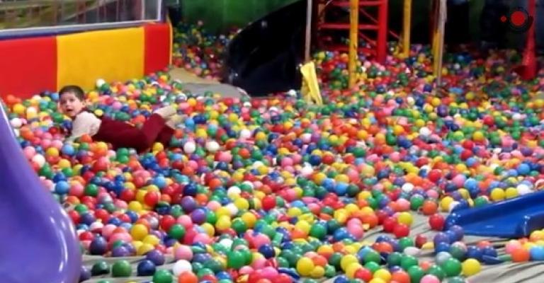 مبادرات أردنية سورية لانتشال الطفولة اللاجئة