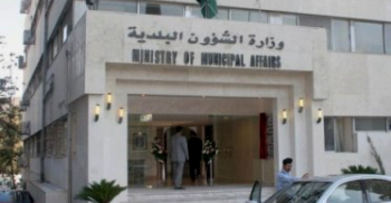 الأغوار: عضو بلدية يضرب عن العمل للمطالبة بدعم بلديته