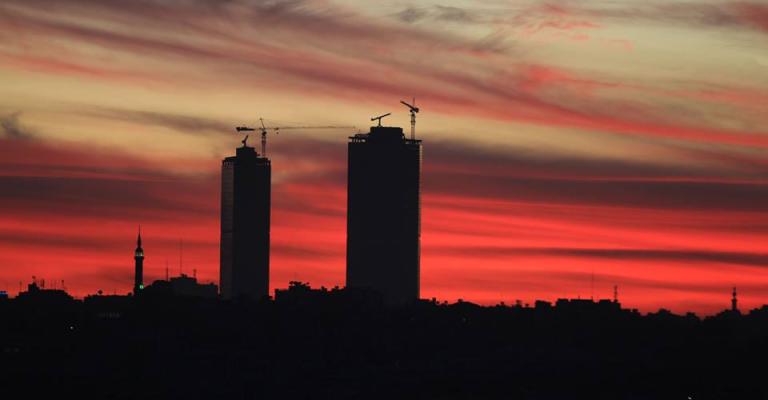 ابراج السادس وقت الغروب- تصوير سهم الربابعة