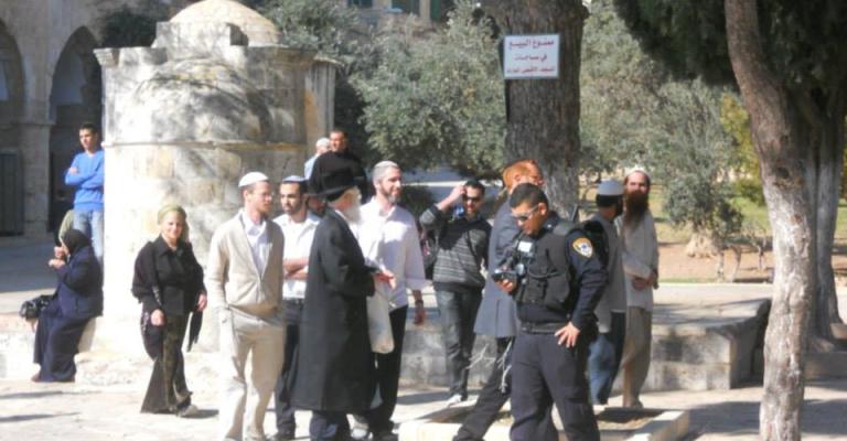 مؤسسة الأقصى تحذر من اقتحام جماعي