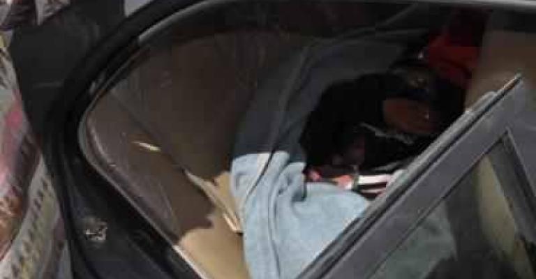 العثور على جثة عشريني في سيارته العثور على جثة عشريني في سيارته