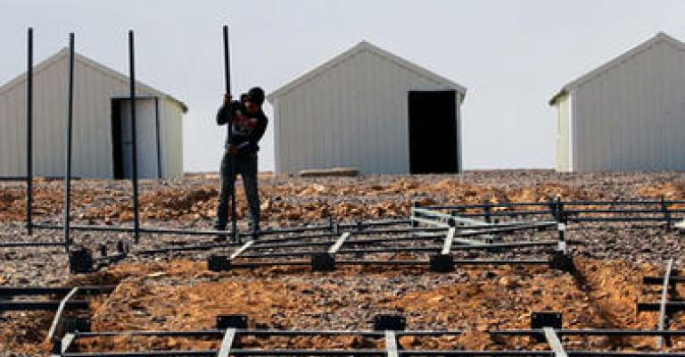 ردود افعال متباينة في الازرق حيال افتتاح المخيم الجديد للاجئين السوريين ردود افعال متباينة في الازرق حيال افتتاح المخيم الجديد للاجئين السوريين