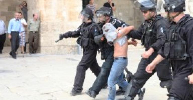 الشرطة الإسرائيلية تبعد 6 مقدسيين عن الأقصى الشرطة الإسرائيلية تبعد 6 مقدسيين عن الأقصى